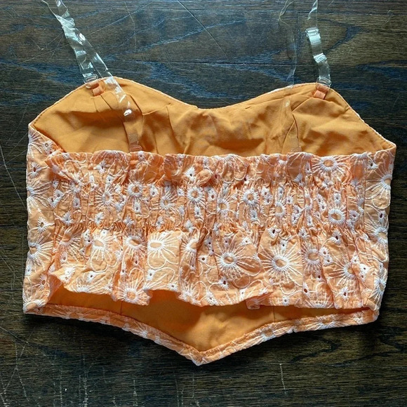 Shein Sleeveless Crop Top - Picture 2 of 3